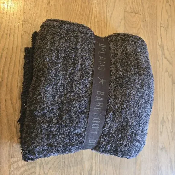 Barefoot Dreams Cozy chic Pom-Pom Beanie & Scarf Set  display picture 3